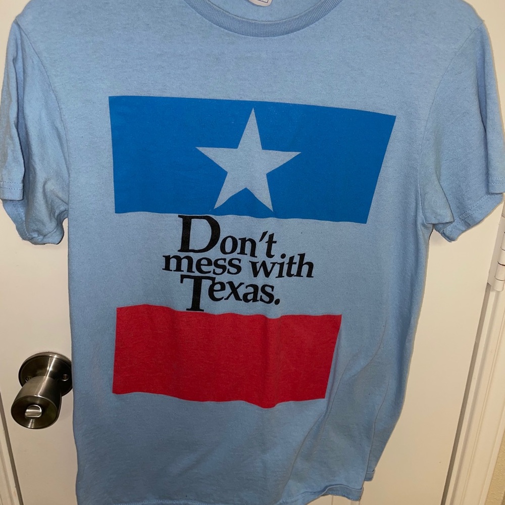 Don’t Mess with Texas Tshirt! (Women’s)